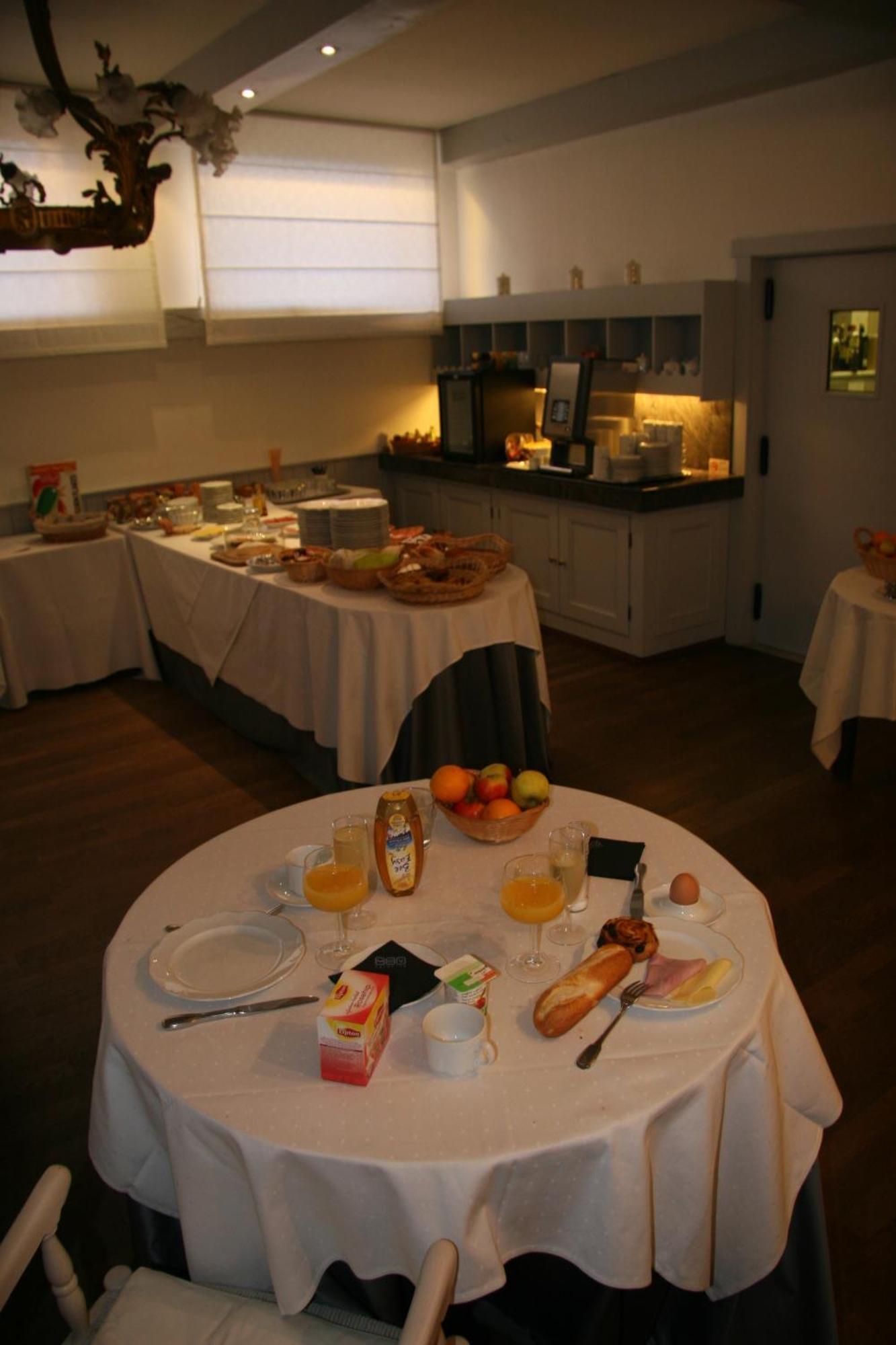 Hotel Ambassade